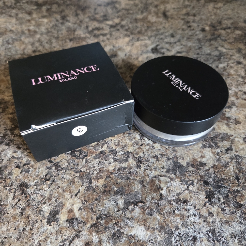 Blurring Setting Powder By Luminance Milano